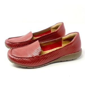 Easy Spirit Abide Womens Shoes Loafers Sz 9 Red Slip-On Round Toe Comfort Shoe